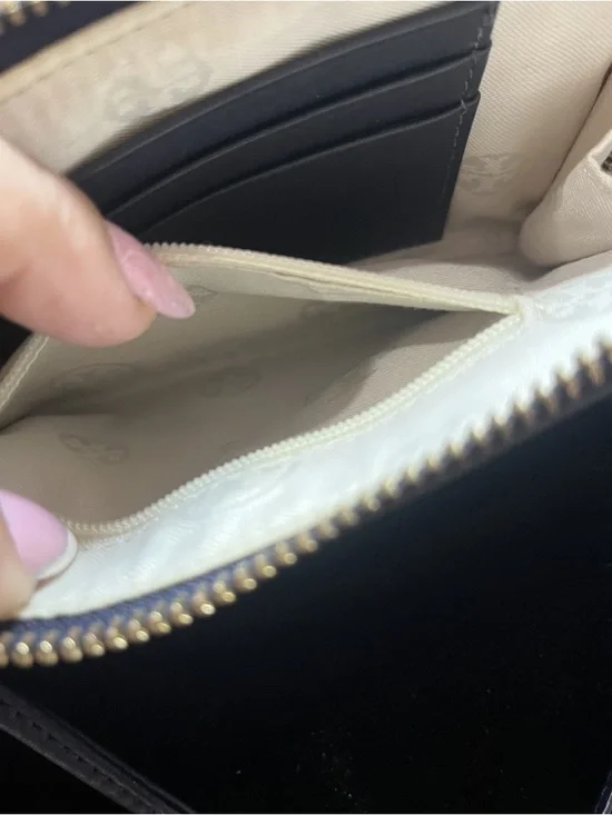 Tory Burch Kerrington Leather Floral Print Wristlet - Picture 10 of 11